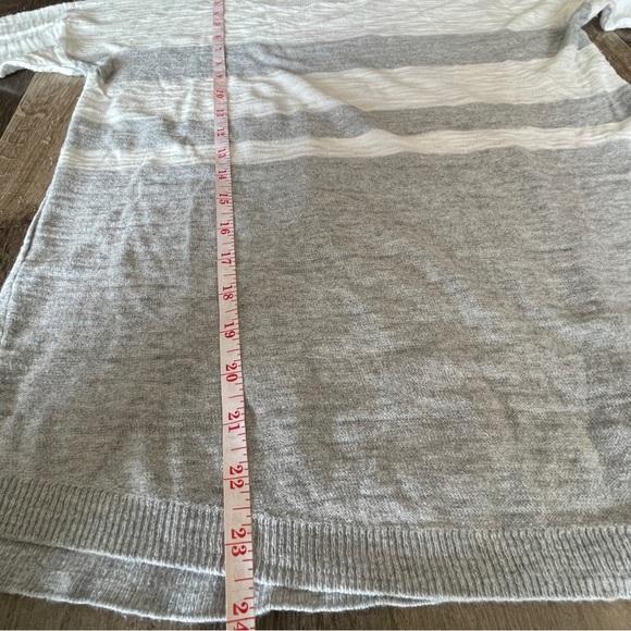 Vince Camuto Grey & White Stripe Crew Neck 3/4 Sleeves Fall Top Size XS - Picture 5 of 5